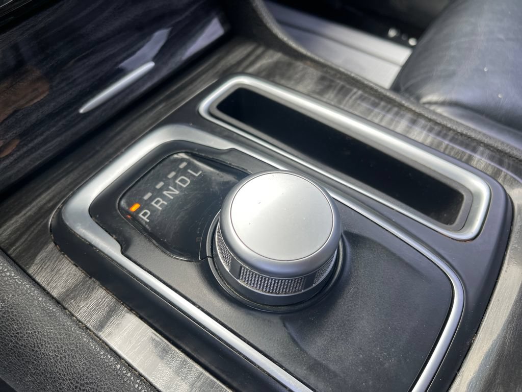 Used 2017 Chrysler 300 Limited RWD image 26