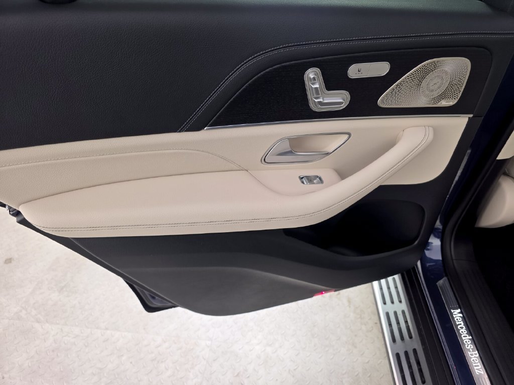 New 2026 Mercedes-Benz GLS 450 4MATIC image 12