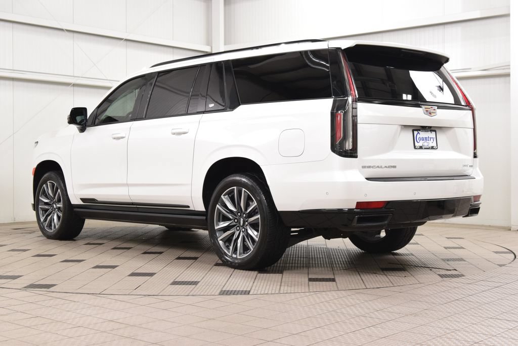 Used 2023 Cadillac Escalade ESV Sport Platinum w/ Heavy-Duty Trailer Package AWD/4WD image 6