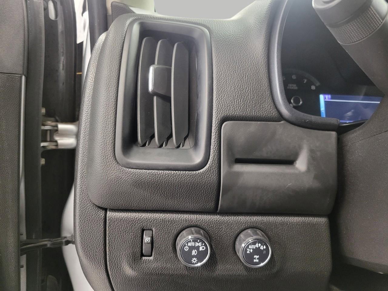 Used 2018 Chevrolet Colorado LT image 10