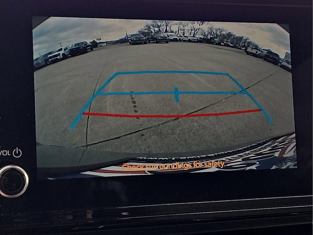 Used 2025 Toyota Sienna LE image 14