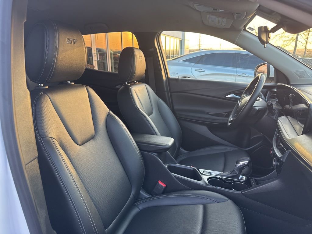 Used 2024 Buick Encore GX Sport Touring w/ Advanced Technology Package image 21