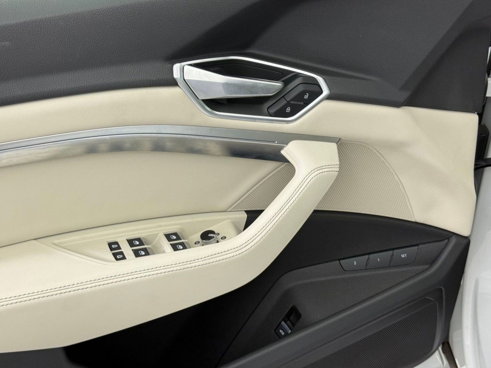 Used 2022 Audi e-tron Premium w/ Interior Protection Package image 13