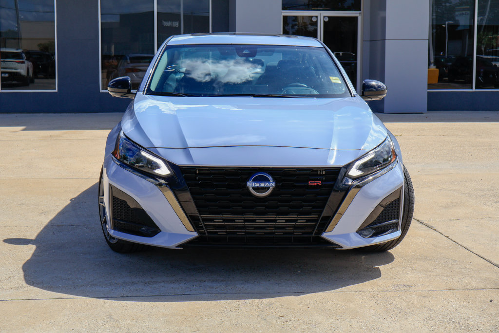 Used 2023 Nissan Altima 2.0 SR FWD image 23