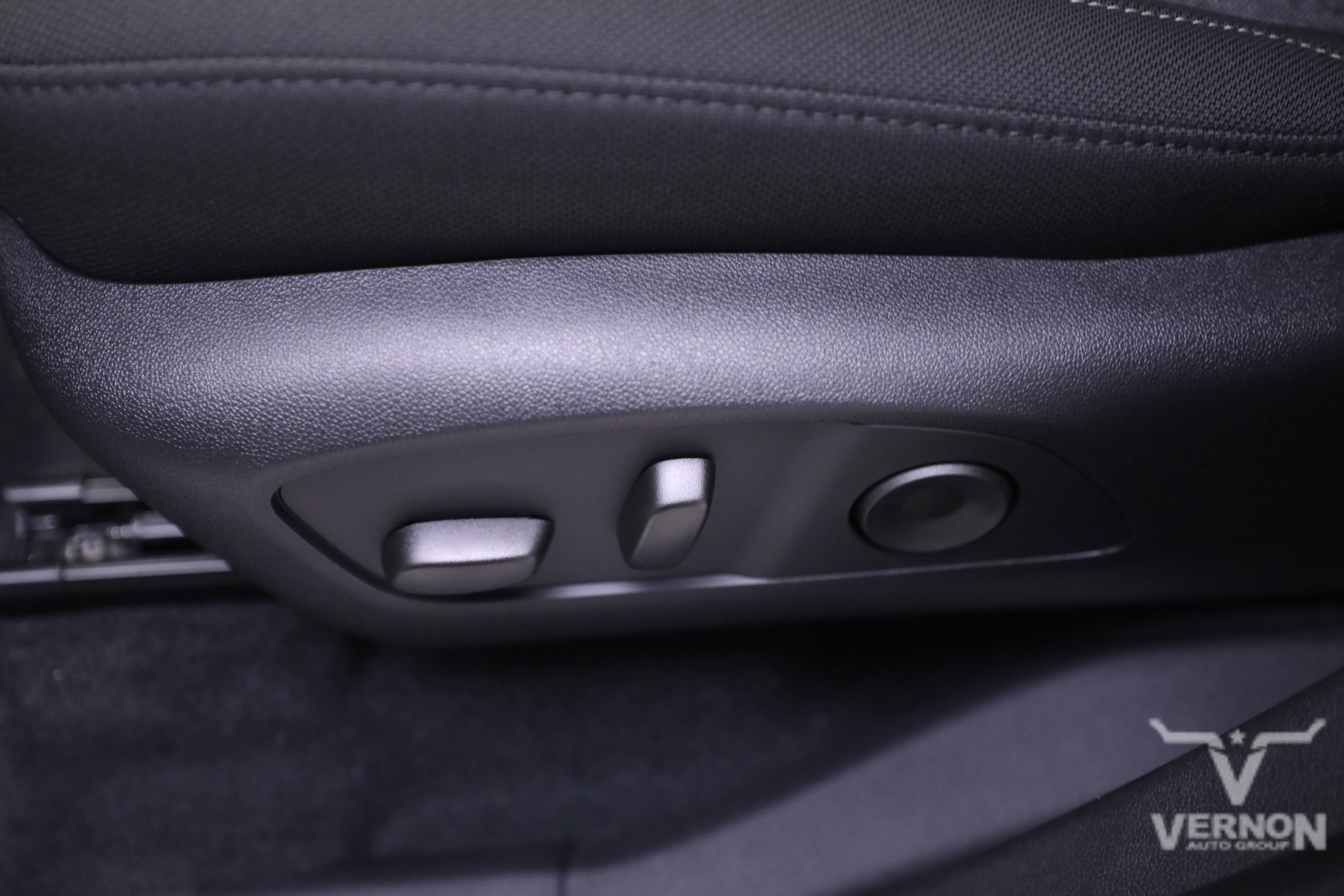 New 2025 GMC Acadia Elevation image 14