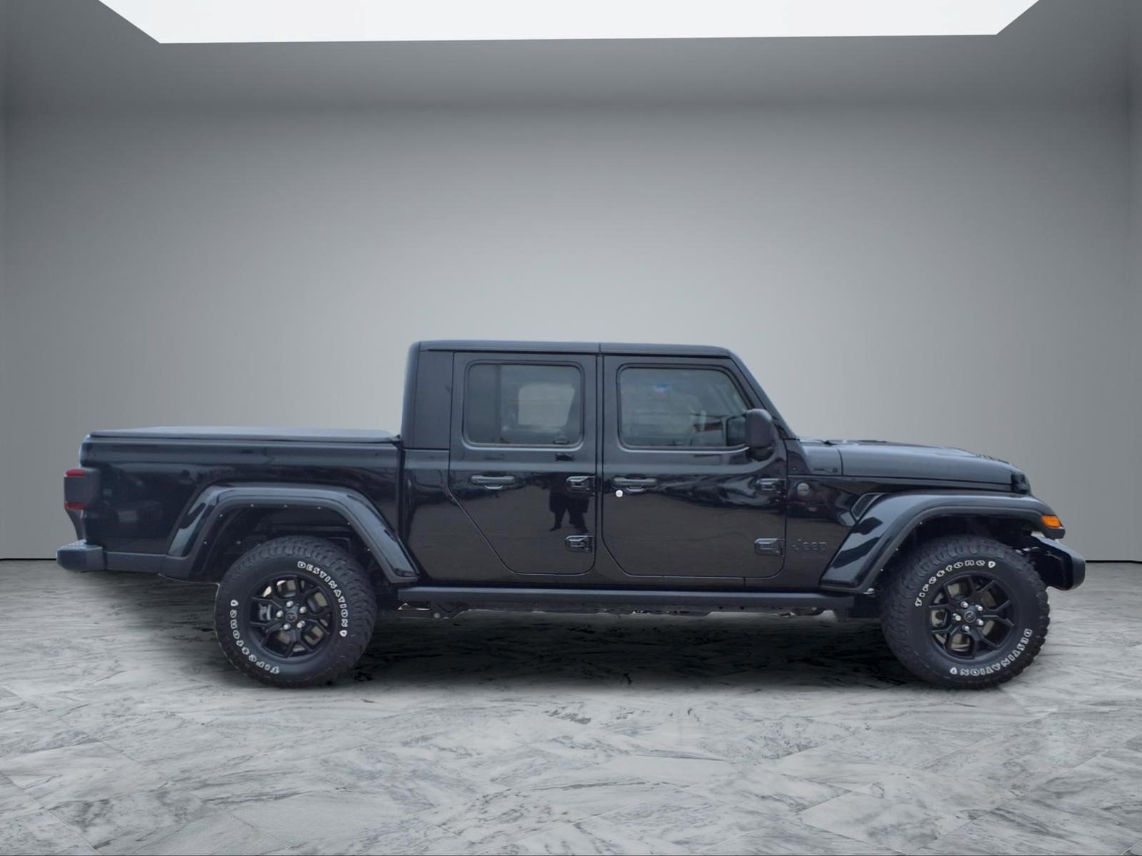 Used 2024 Jeep Gladiator Sport AWD/4WD image 8