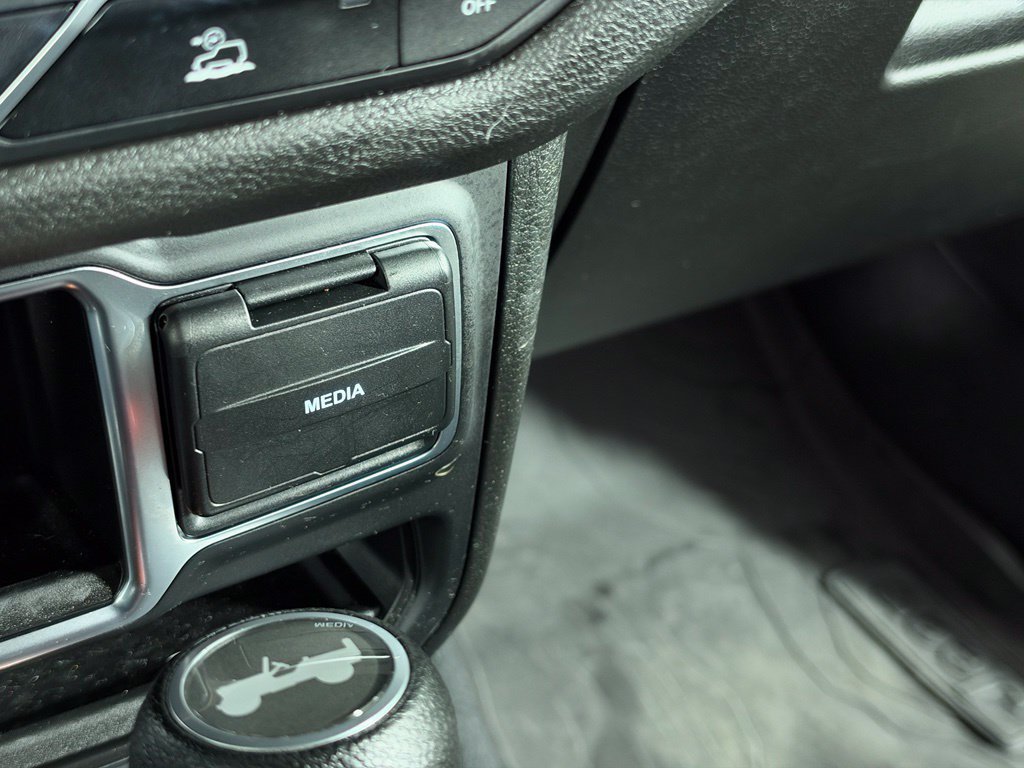 Used 2024 Jeep Wrangler Sport AWD/4WD image 23
