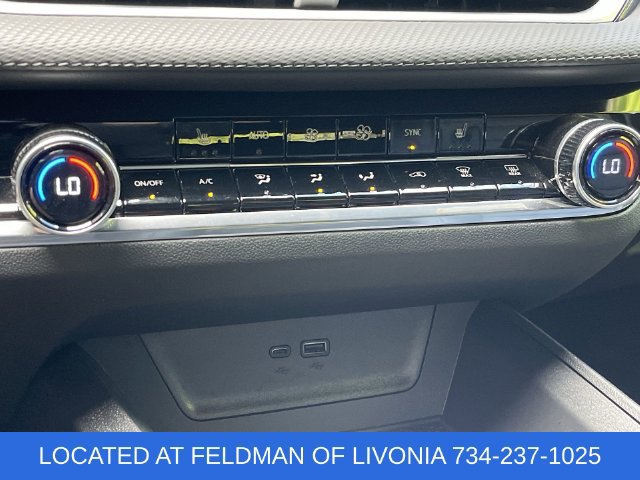 Certified 2025 Chevrolet Equinox LT w/ Convenience Package II FWD image 18
