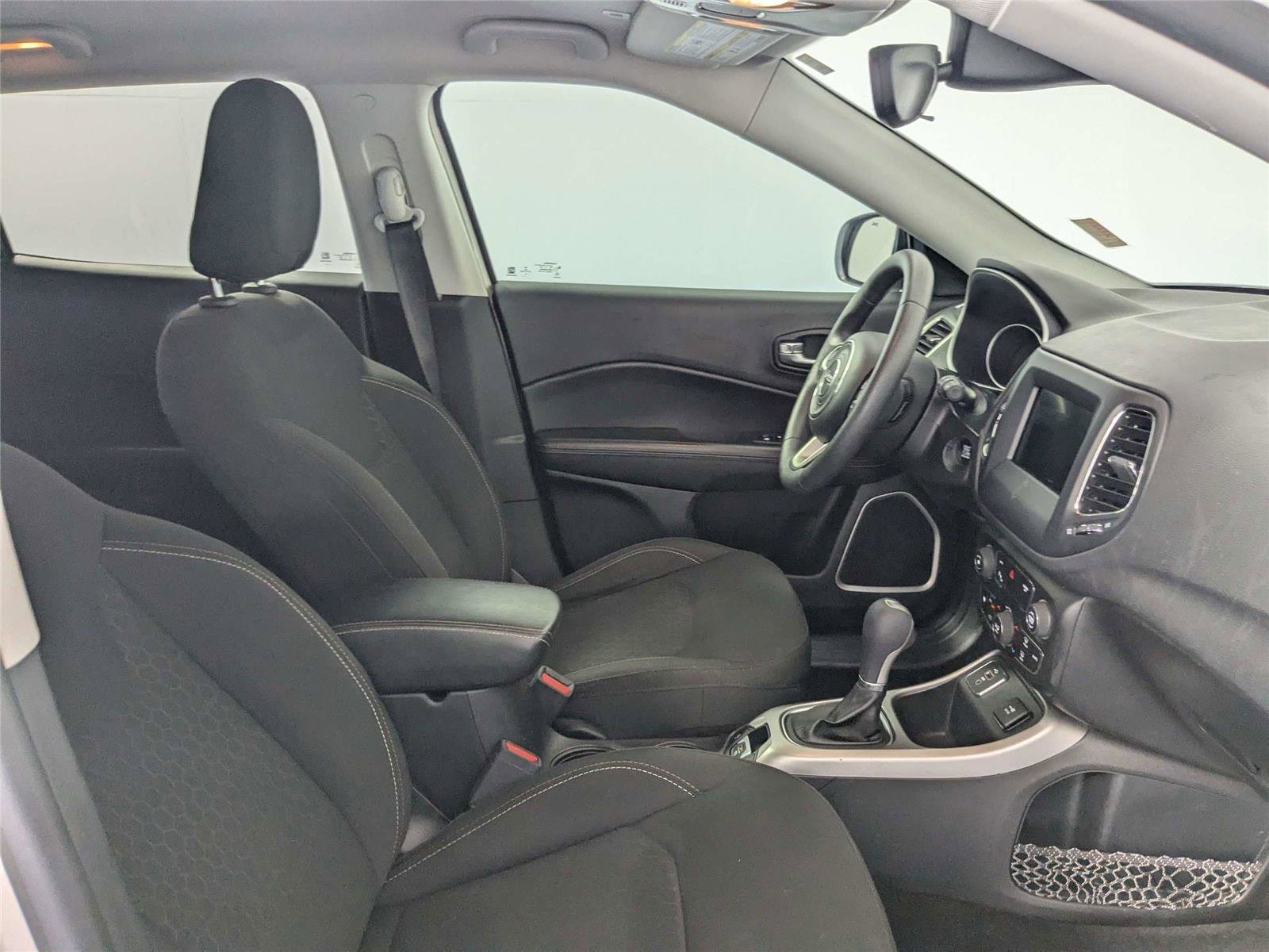 Used 2018 Jeep Compass Sport w/ Tech Group FWD image 30