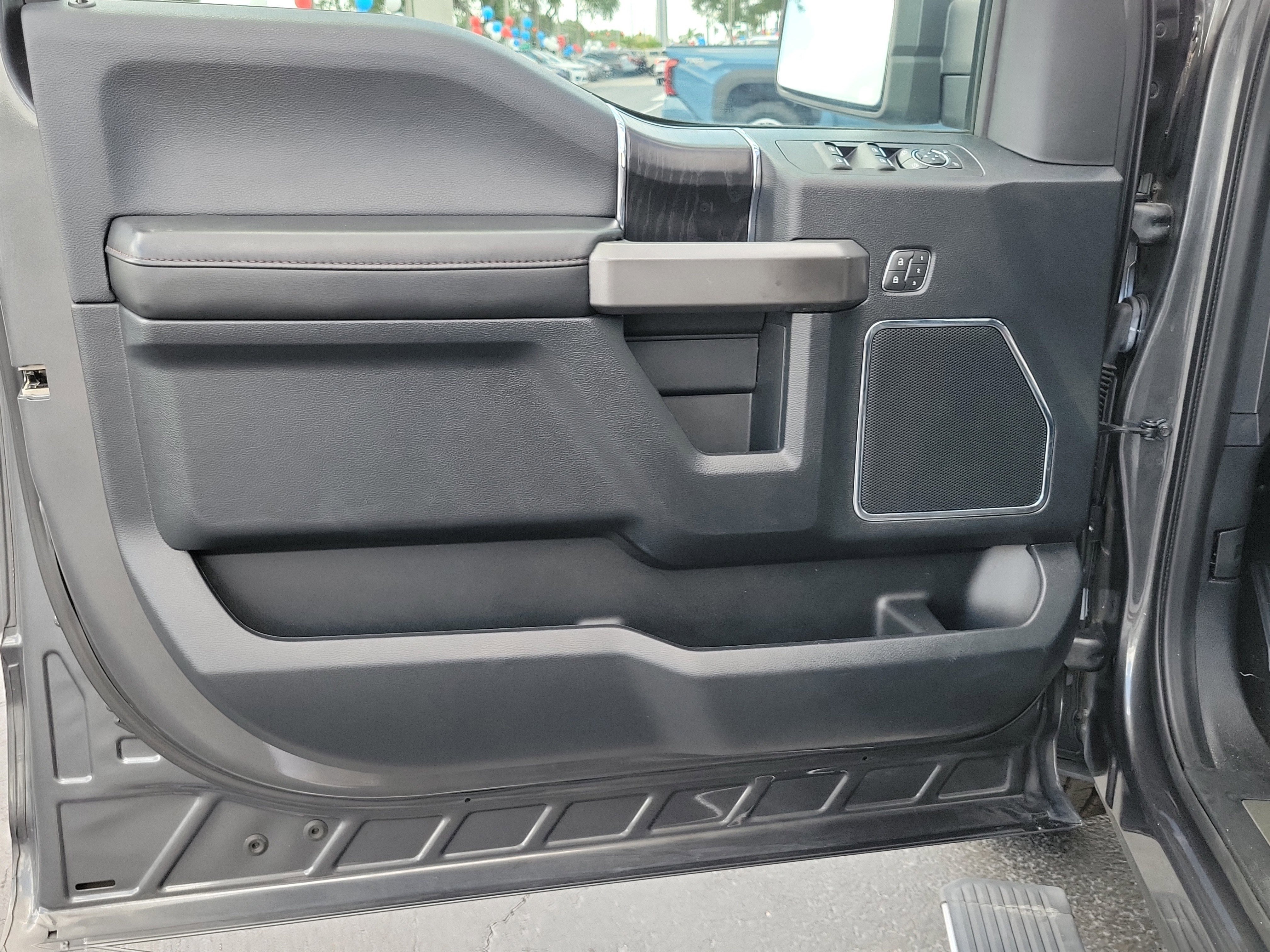 Used 2020 Ford F150 Platinum w/ Equipment Group 701A Luxury RWD image 18