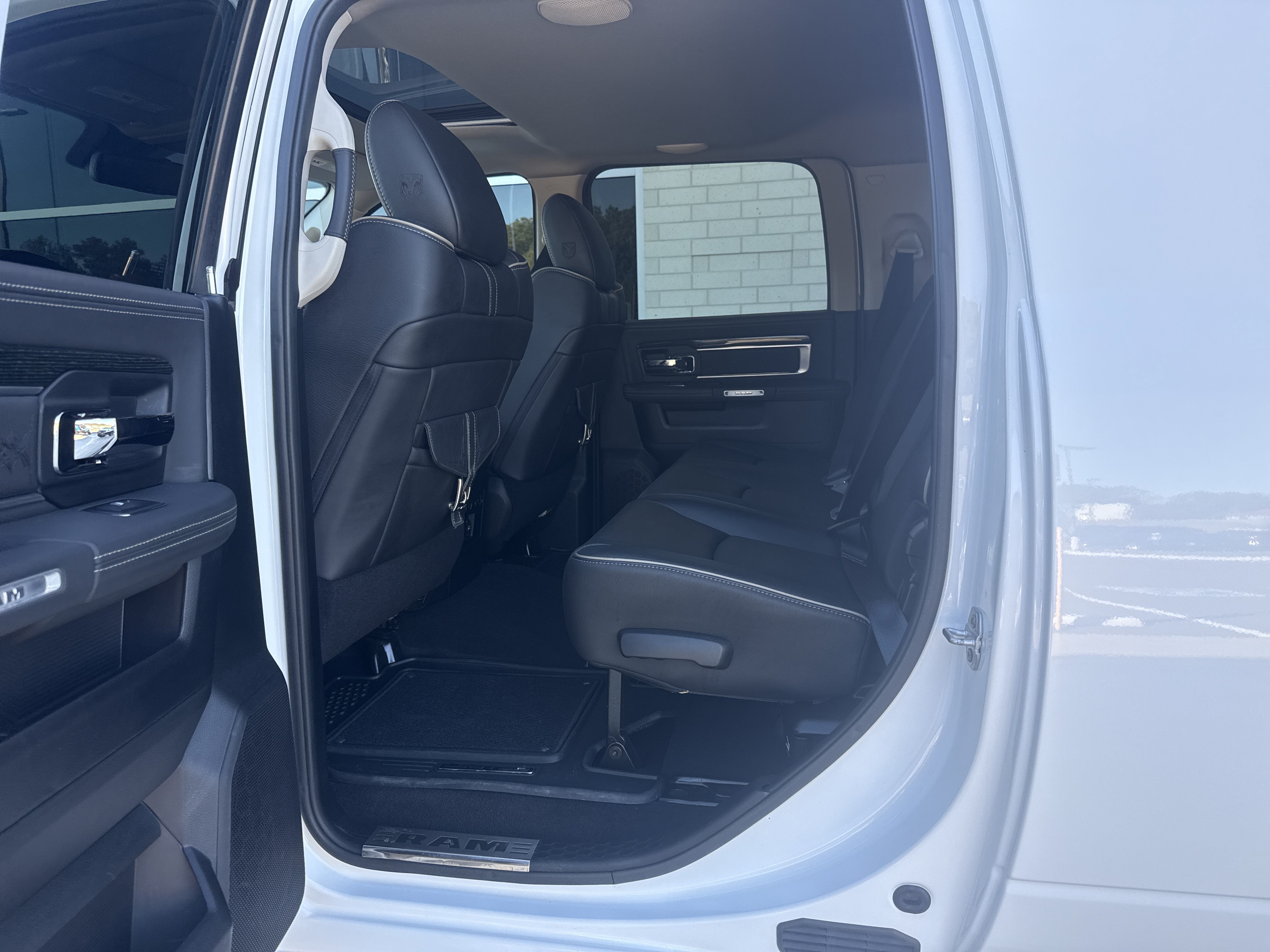 Used 2015 RAM 2500 Limited AWD/4WD image 12