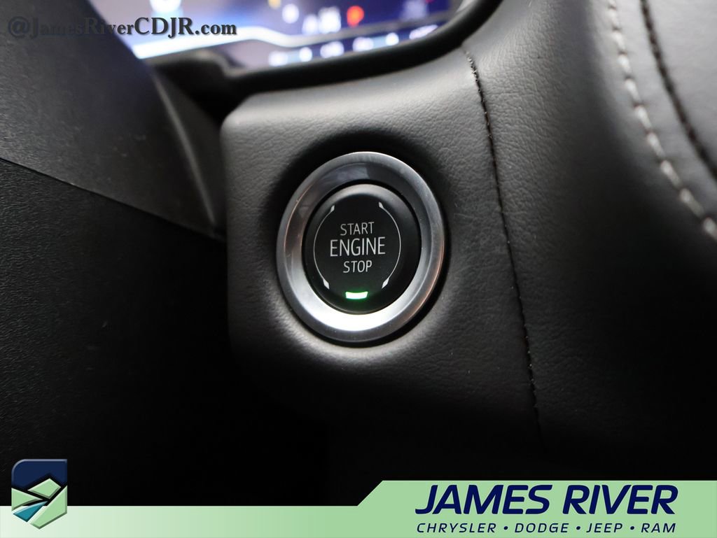 Used 2024 Chevrolet Suburban LT image 34