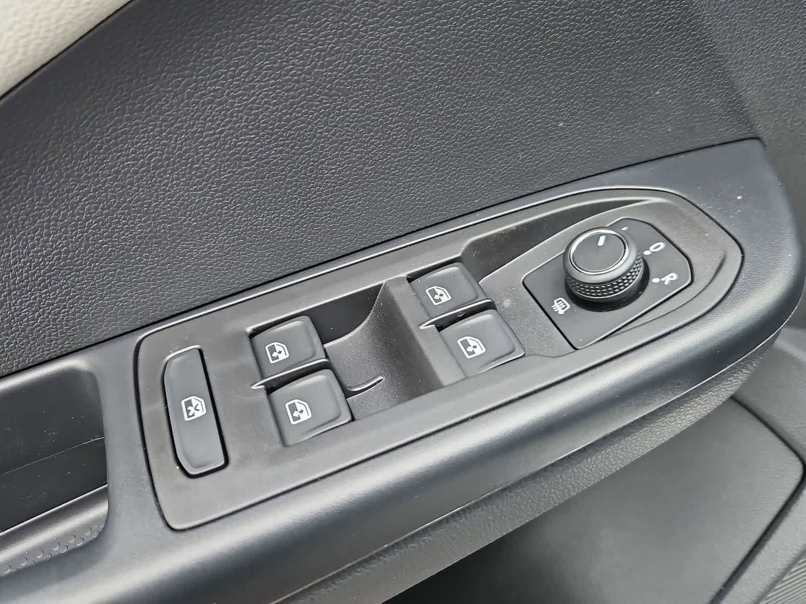 New 2026 Volkswagen Taos SEL AWD/4WD image 17