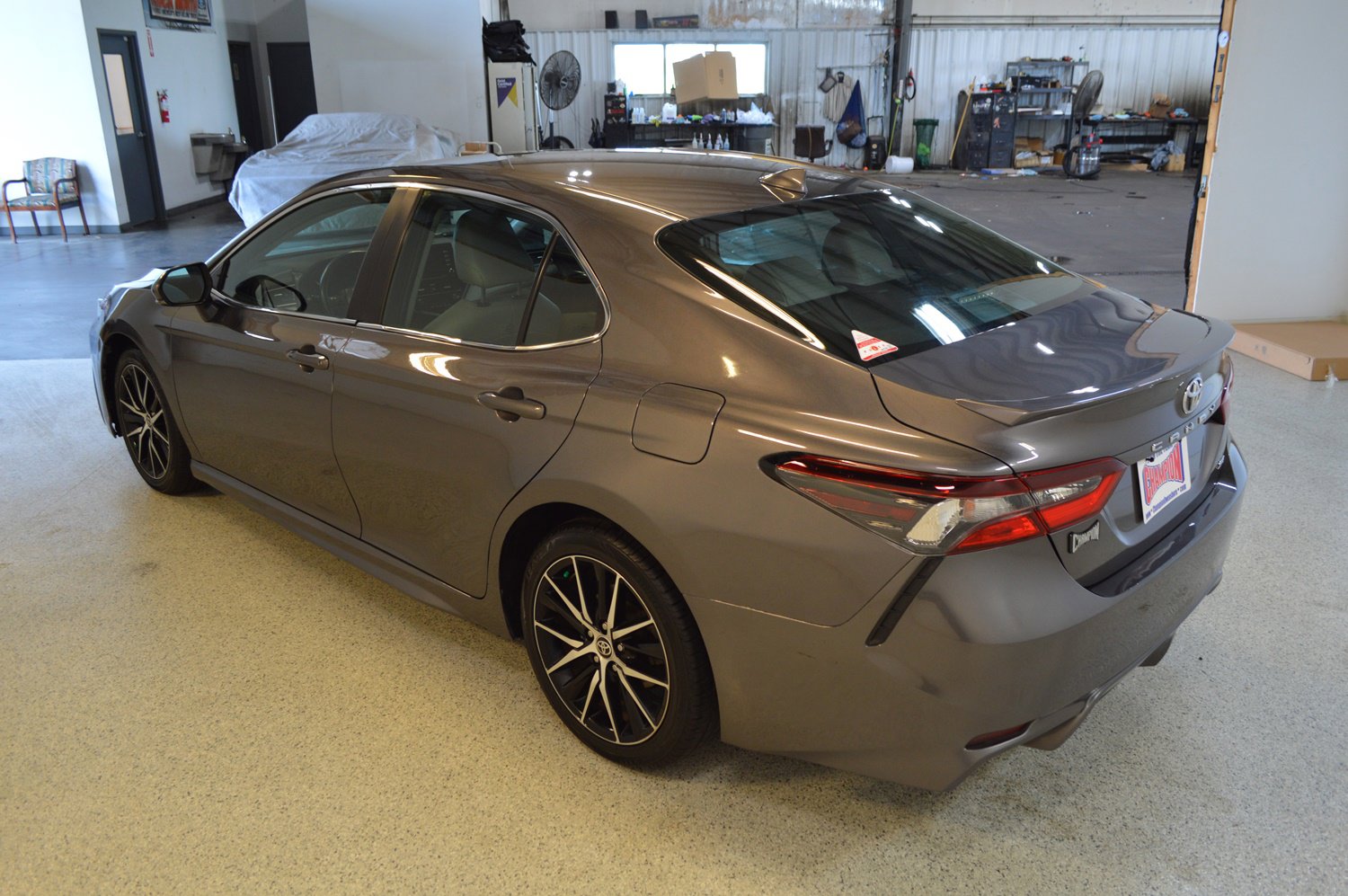 Used 2022 Toyota Camry SE image 5