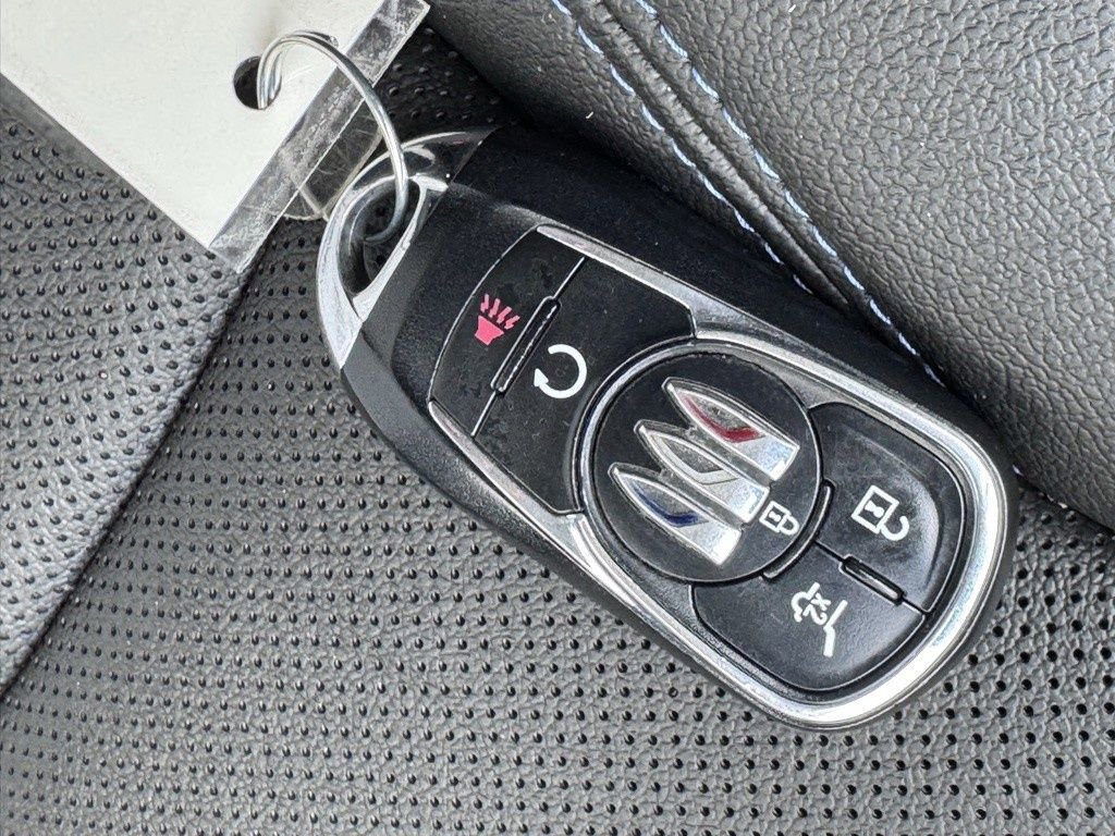 Used 2025 Buick Encore GX Sport Touring image 33
