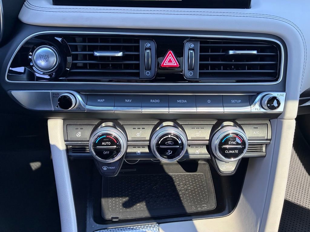 Used 2023 Genesis G70 3.3T w/ Sport Advanced Package image 30