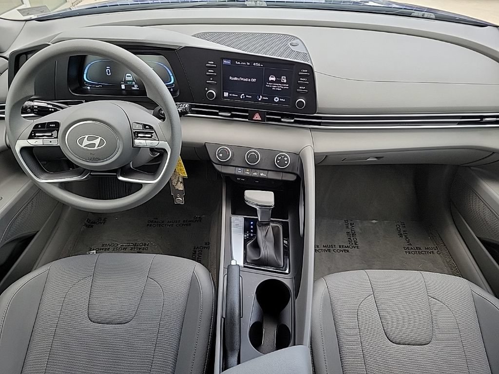 Used 2024 Hyundai Elantra SE FWD image 19