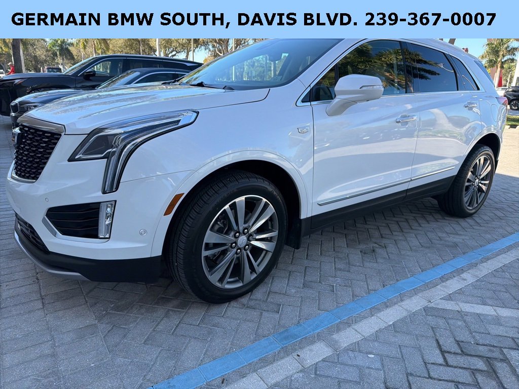 Used 2021 Cadillac XT5 Premium Luxury image 3