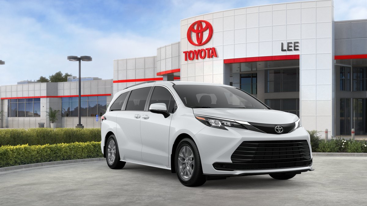 New 2026 Toyota Sienna LE FWD image 15