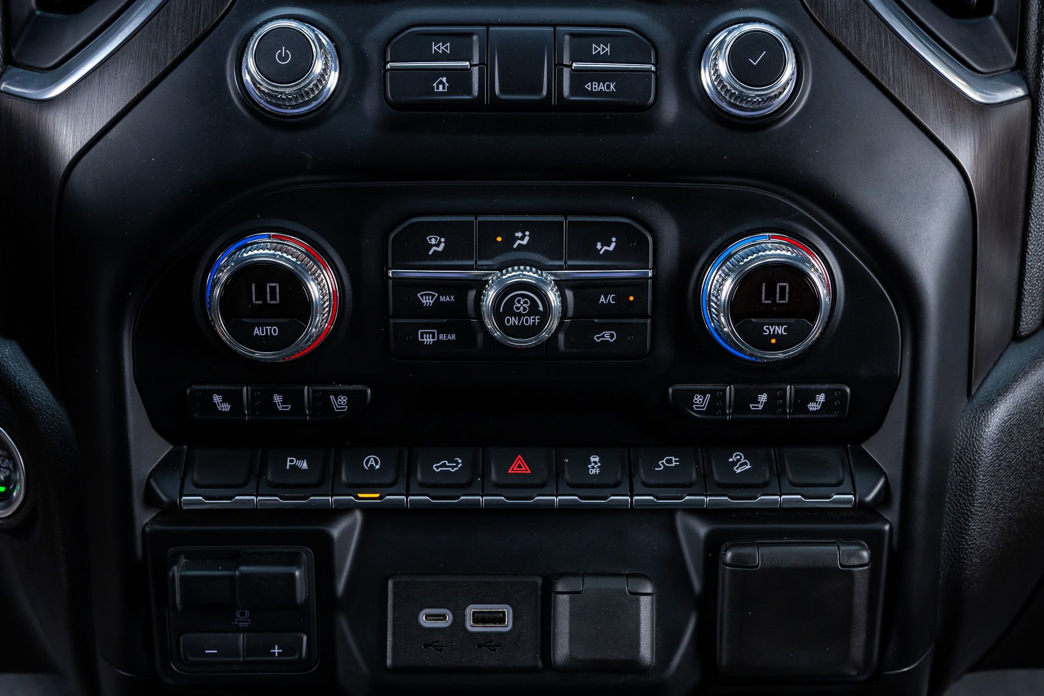 Used 2019 GMC Sierra 1500 AT4 w/ AT4 Premium Package AWD/4WD image 25