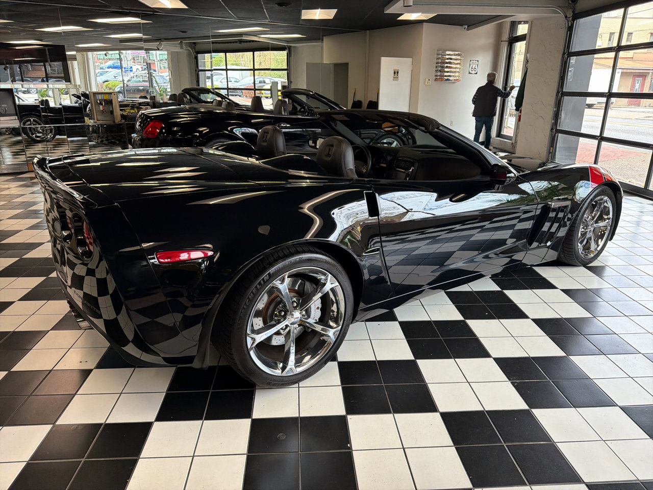 Used 2010 Chevrolet Corvette Grand Sport w/ Preferred Equipment Group image 4