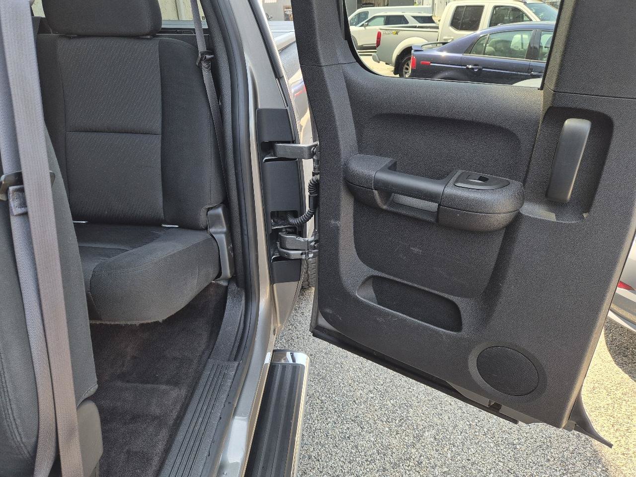 Used 2013 Chevrolet Silverado 2500 LT w/ Z71 Appearance Package AWD/4WD image 18