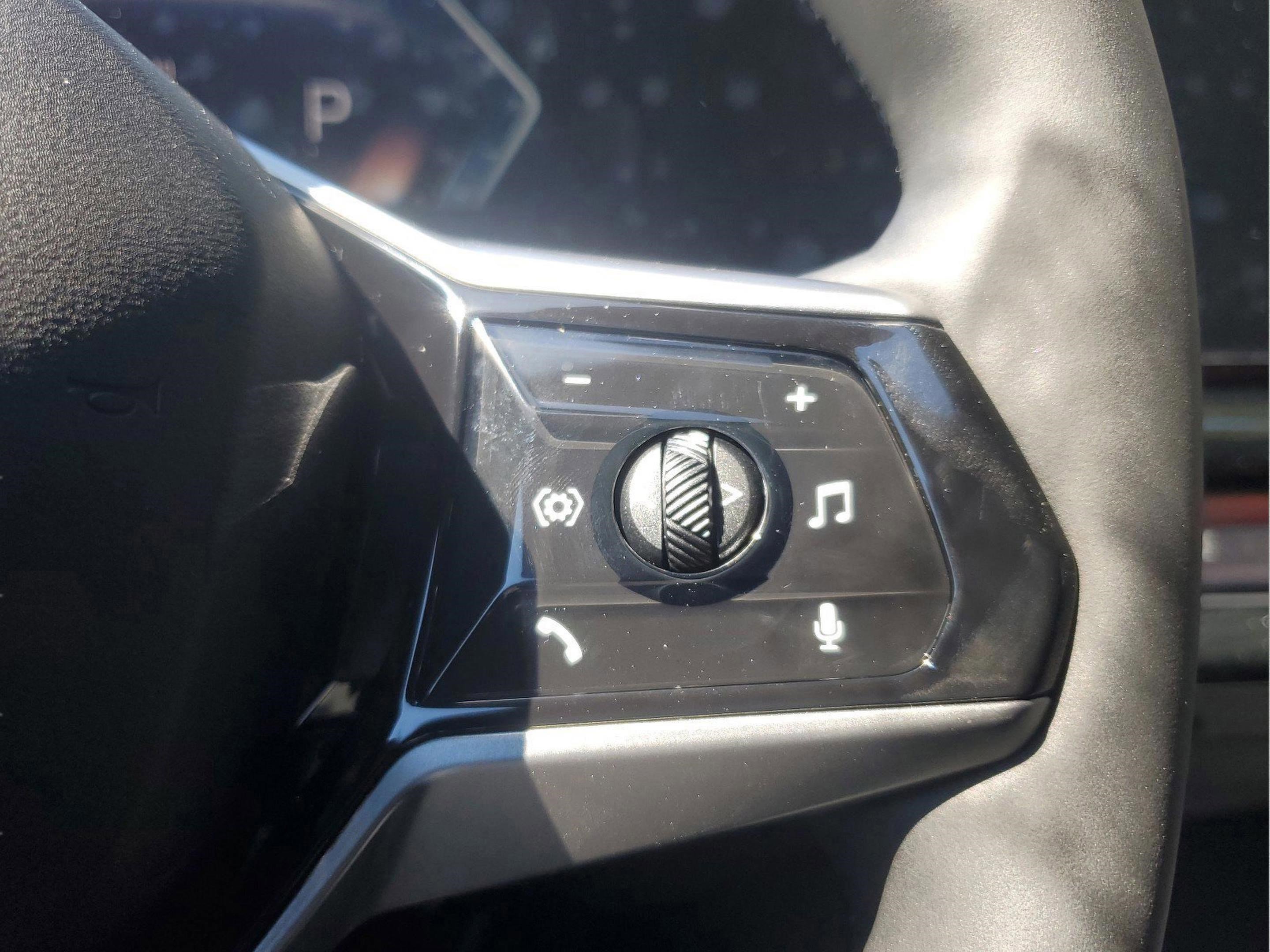 Used 2025 BMW i5 eDrive40i w/ Premium Package RWD image 21