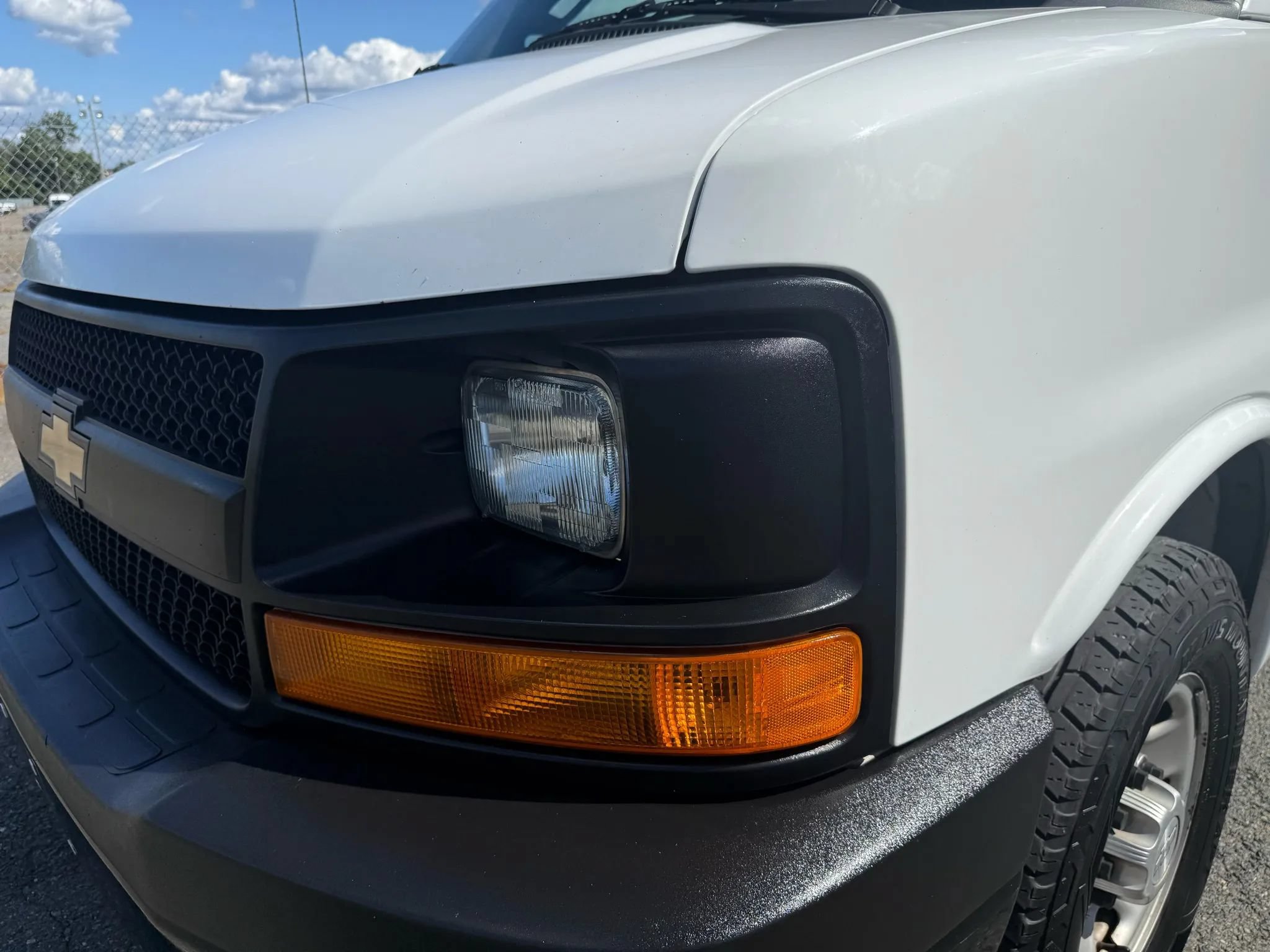 Used 2016 Chevrolet Express 2500 RWD image 11