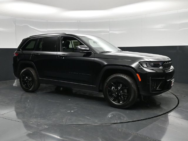 New 2026 Jeep Grand Cherokee Altitude AWD/4WD image 3