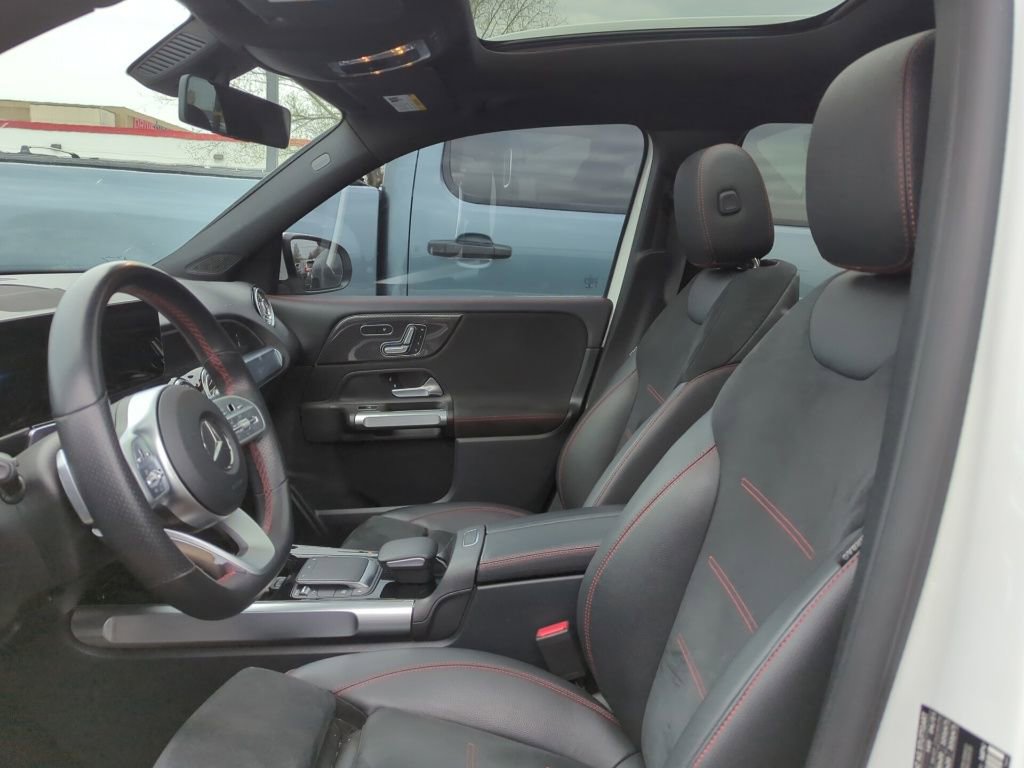 Used 2021 Mercedes-Benz GLB 250 4MATIC image 6