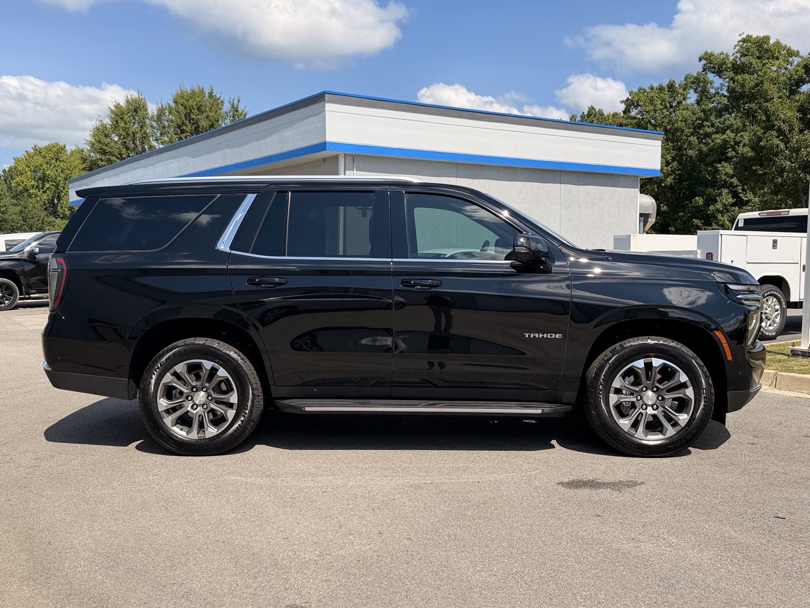 Used 2026 Chevrolet Tahoe LT w/ Comfort Package RWD image 13