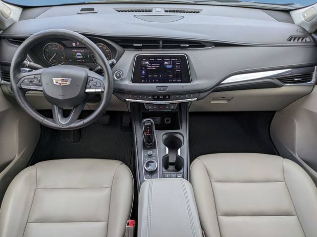 Used 2021 Cadillac XT4 Luxury w/ Cold Weather Package AWD/4WD image 16