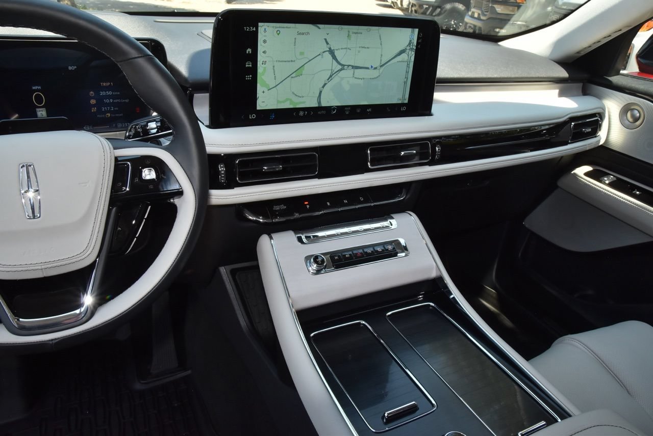 Certified 2026 Lincoln Aviator Reserve AWD/4WD image 29