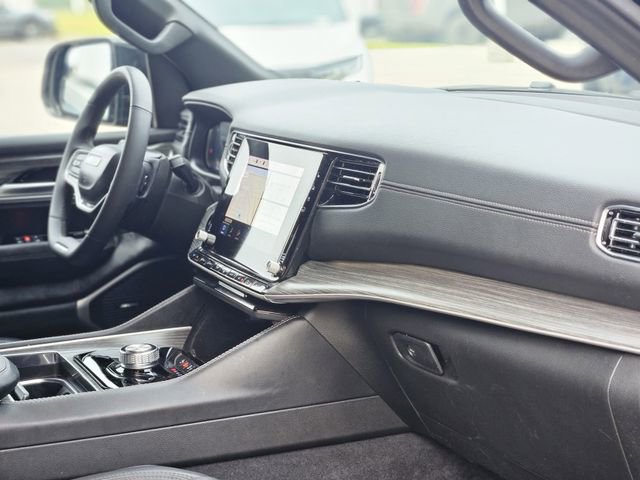 Used 2024 Jeep Wagoneer L Series II w/ Flexible Seating Group image 13