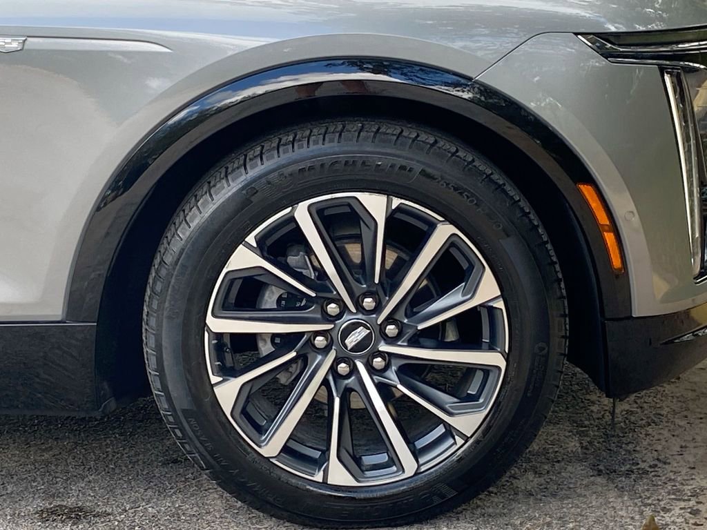 Used 2024 Cadillac Lyriq Sport image 10