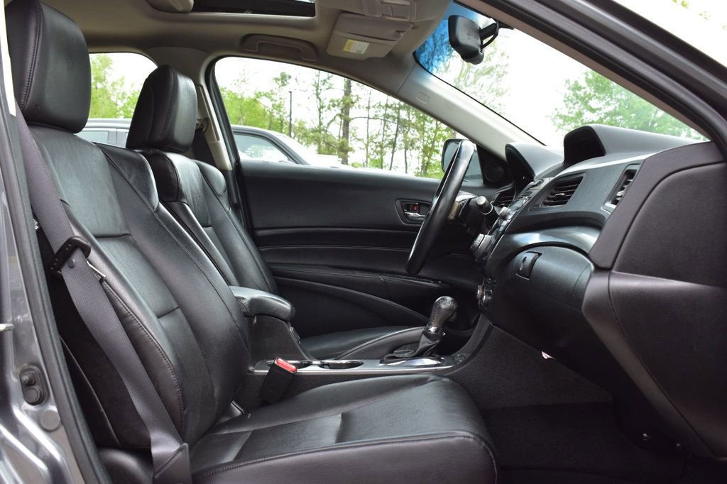 Used 2013 Acura ILX w/ Technology Package FWD image 16
