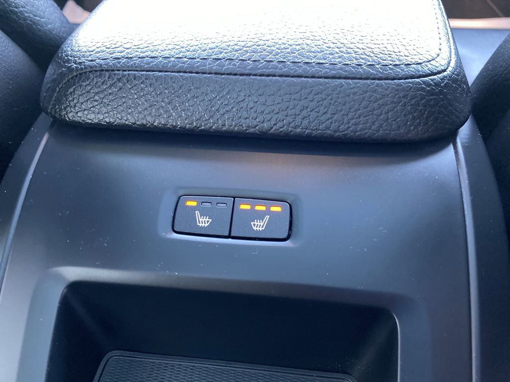 Used 2019 Volvo XC60 T5 Momentum w/ Premium Package image 43