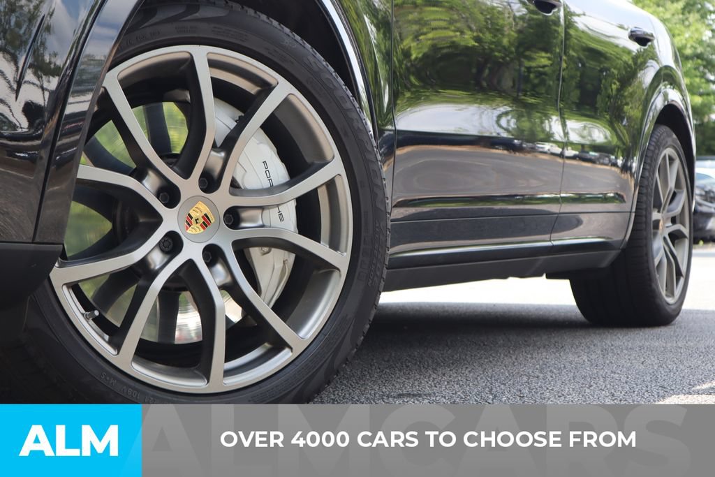 Used 2023 Porsche Cayenne Turbo AWD/4WD image 2