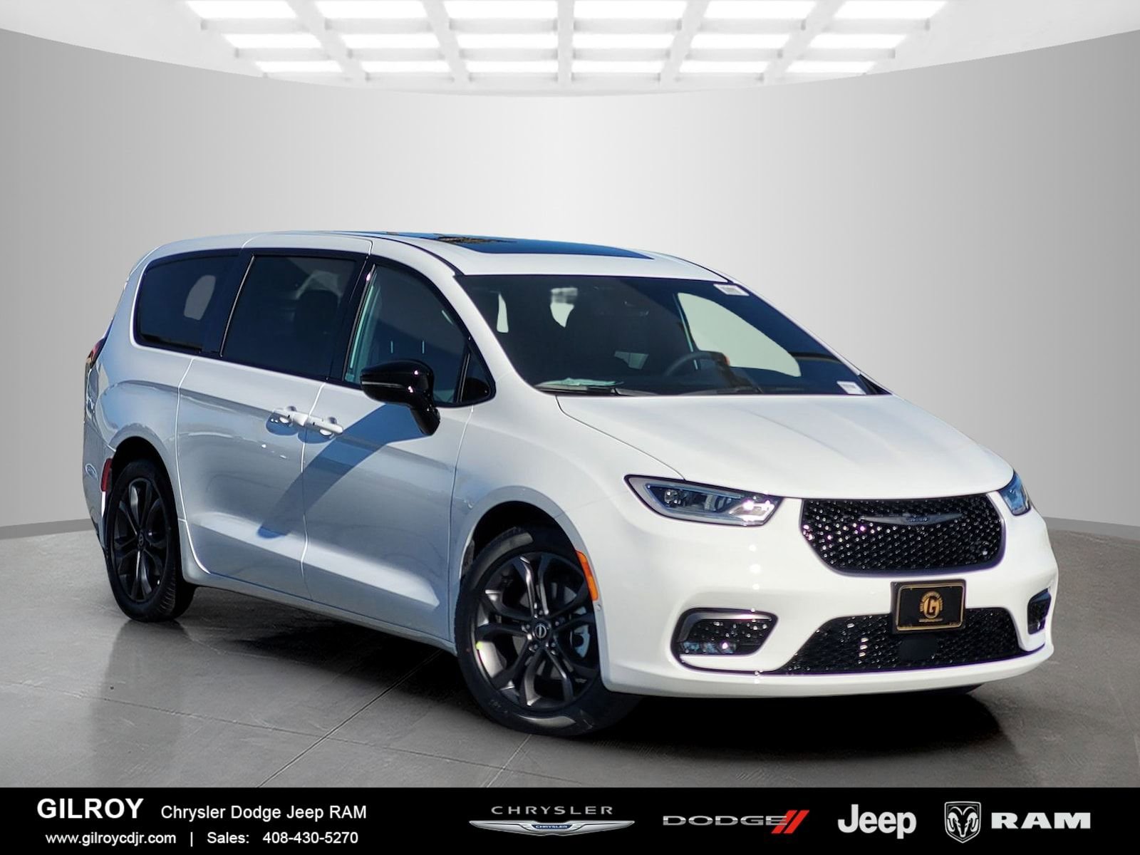 New 2026 Chrysler Pacifica Select image 1