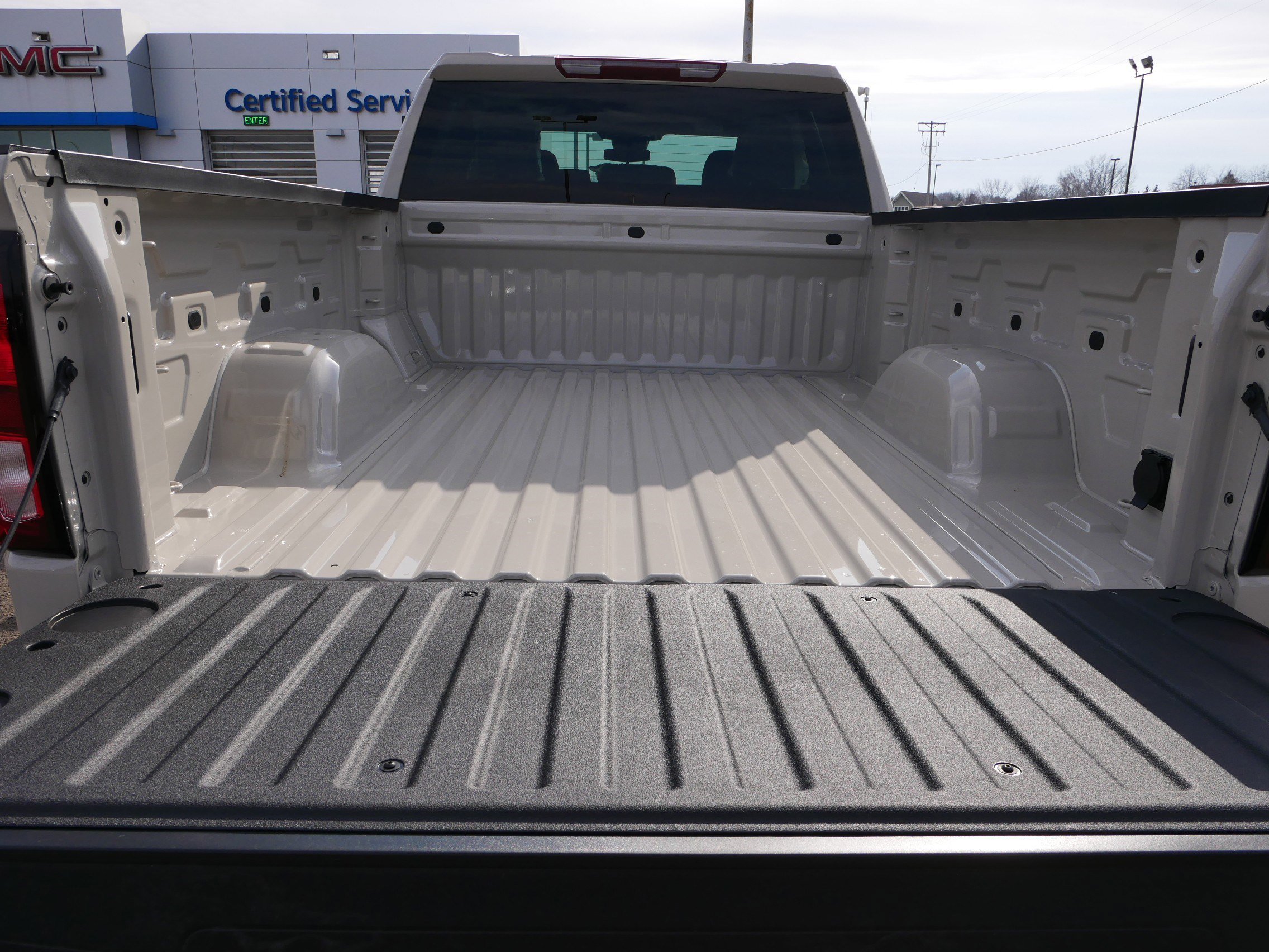 New 2026 GMC Sierra 1500 SLE w/ X31 Off-Road Package image 10