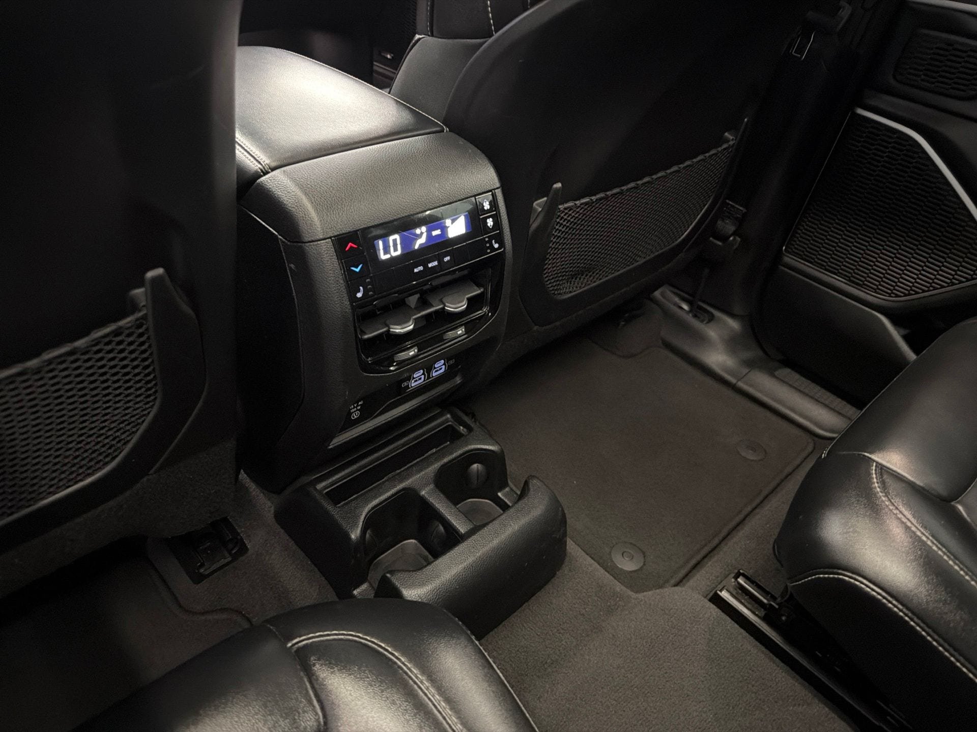 Used 2021 Jeep Grand Cherokee L Limited AWD/4WD image 16