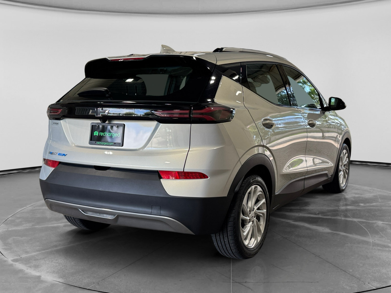 Used 2023 Chevrolet Bolt EUV LT FWD image 3