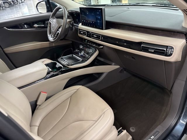 Used 2023 Lincoln Nautilus Reserve image 11