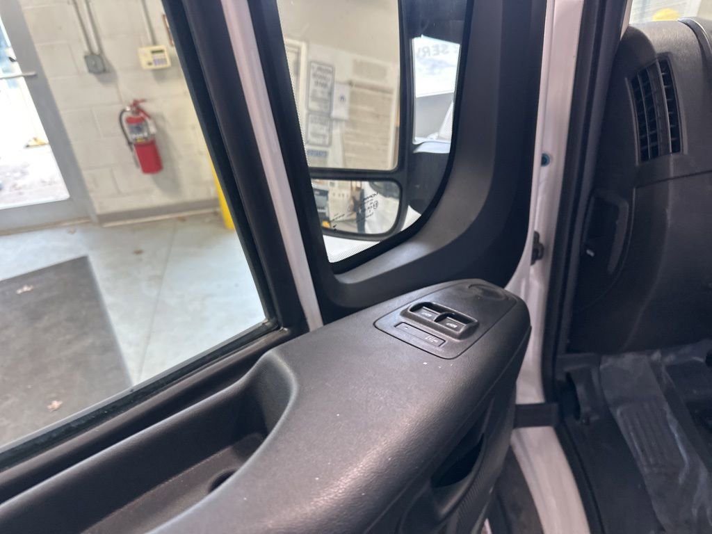 Used 2024 RAM ProMaster 2500 image 24