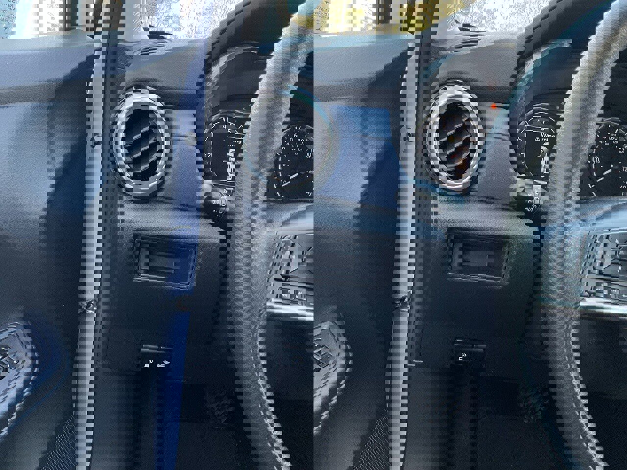 Used 2025 Nissan Versa SV image 24