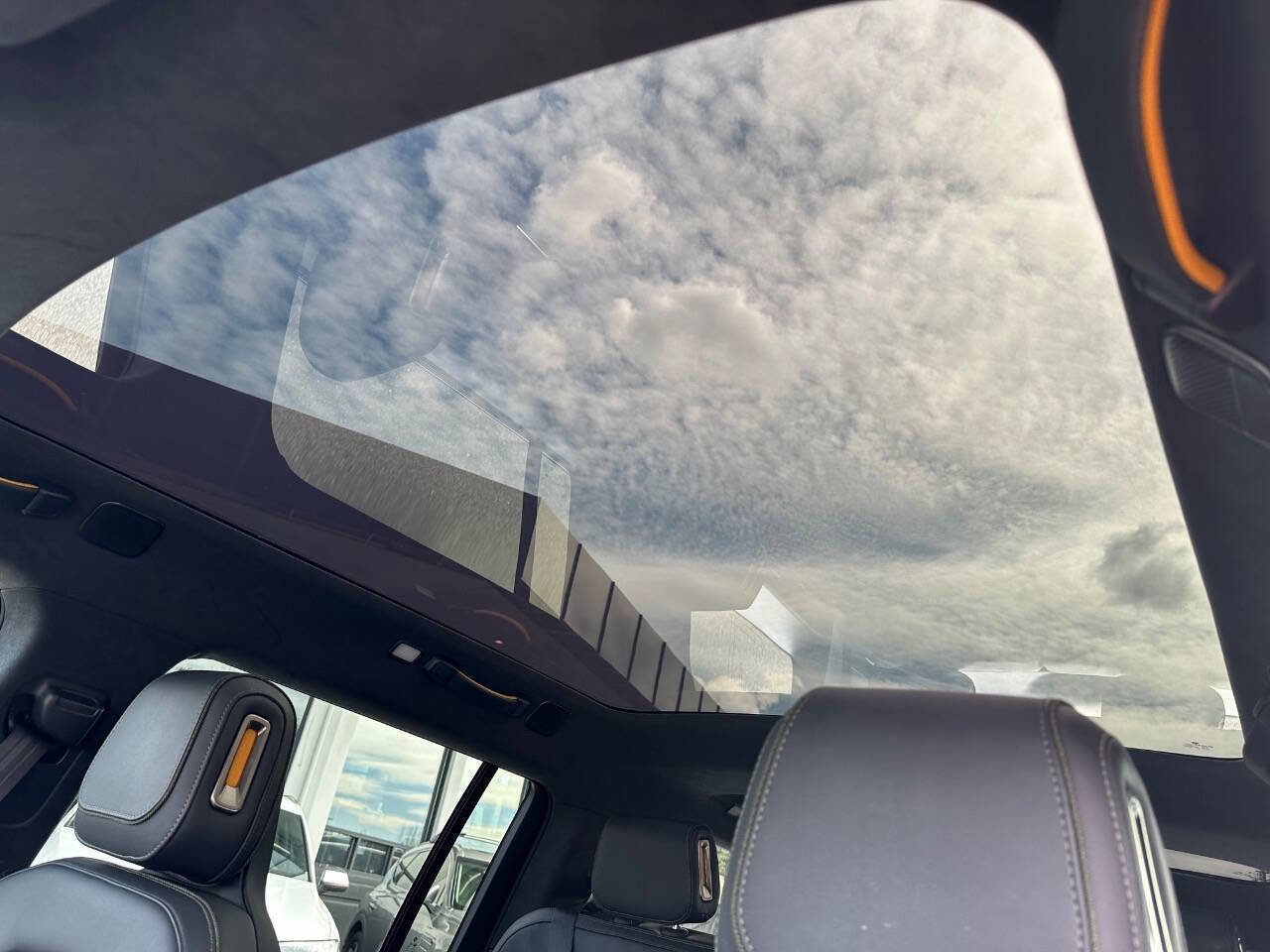 Used 2023 Rivian R1S Adventure image 45