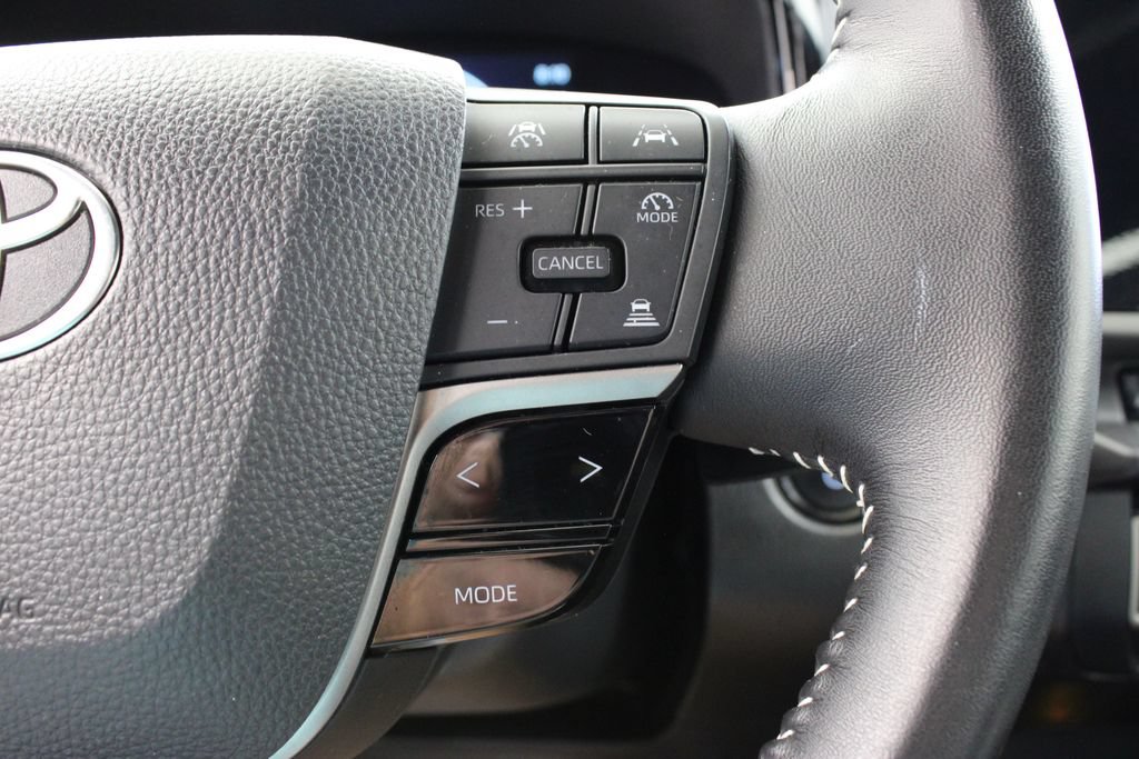 Used 2025 Toyota Camry SE FWD image 25