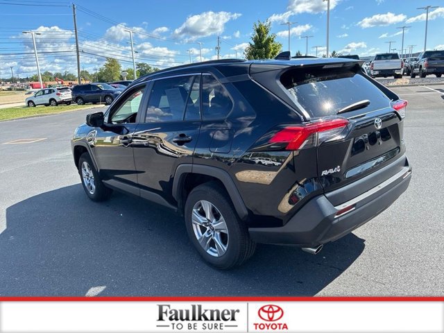 Used 2025 Toyota RAV4 XLE AWD/4WD image 13