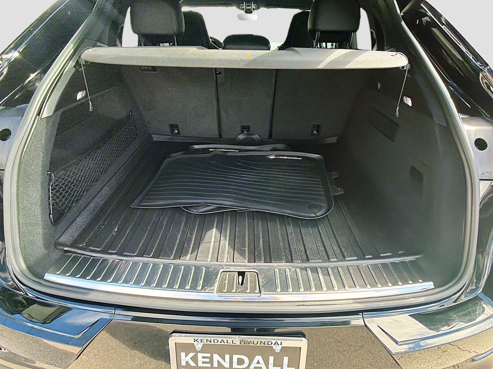 Used 2023 Porsche Cayenne Platinum Edition image 24