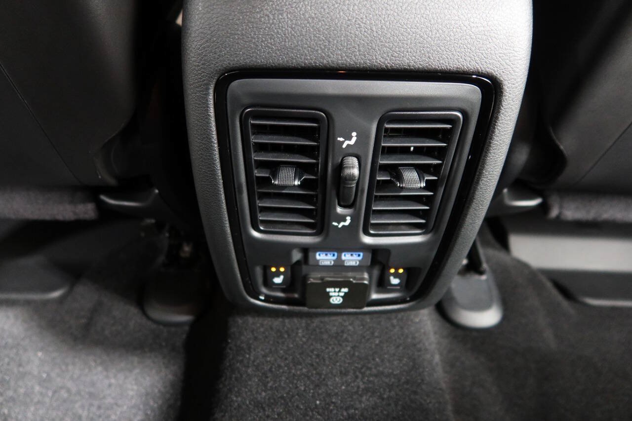Used 2021 Dodge Durango SRT w/ Technology Group AWD/4WD image 28